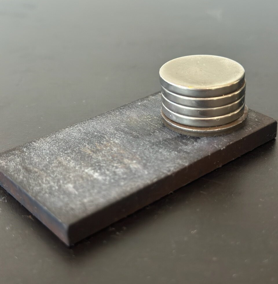 touchstone-slate-and-rare-earth-magnets Touchstone slate and rare earth magnets